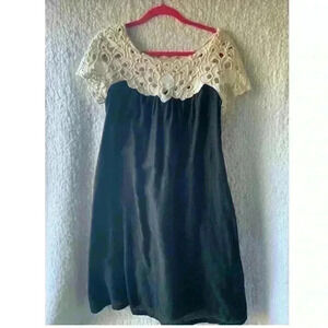 French Connection | Lace lined scoop neck dress size 4